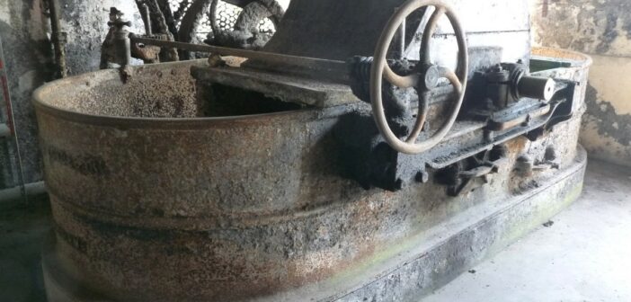 La Couronne, ancienne papeterie de la Courade