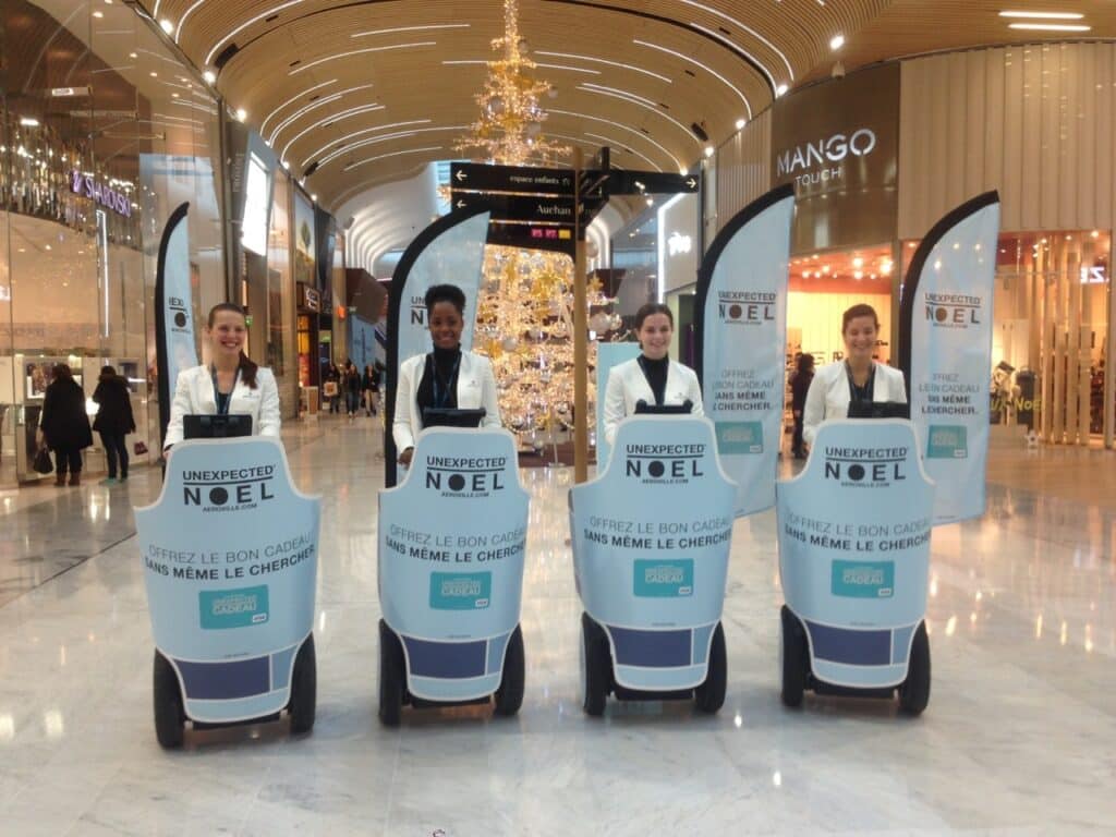 Aéroville street marketing Noël