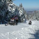 Sensation garanties avec le motoneige en montagne