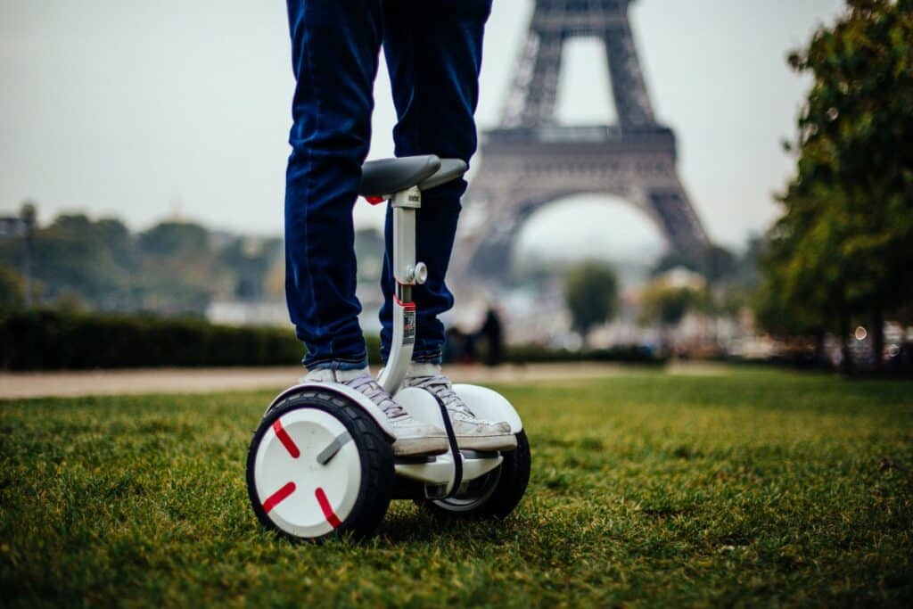 Ninebot Mini Pro : 5 bonnes raisons de l’acheter Ninebot mini pro tour Eiffel