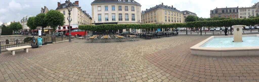 place_du_forum_visiter_reims_mobilboard