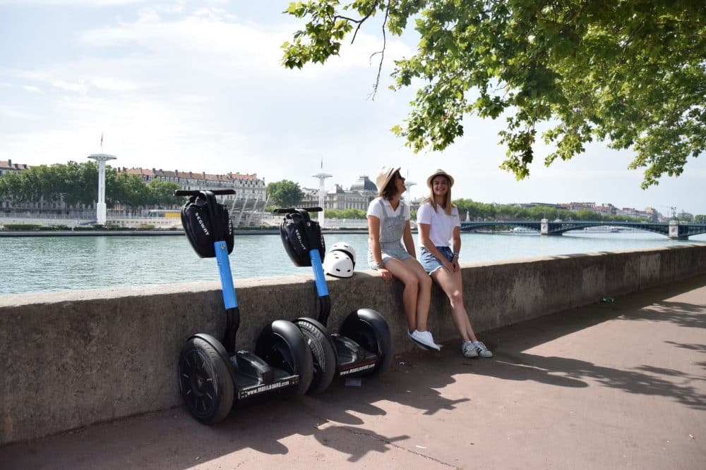 Une nouvelle tendance débarque à Lyon : le Staycation ! Visiter Lyon à Gyropode avec Mobilboard