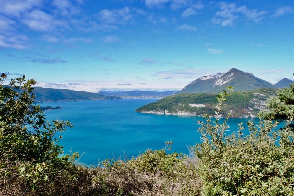 Visiter le lac d'Annecy : balade Mobilboard
