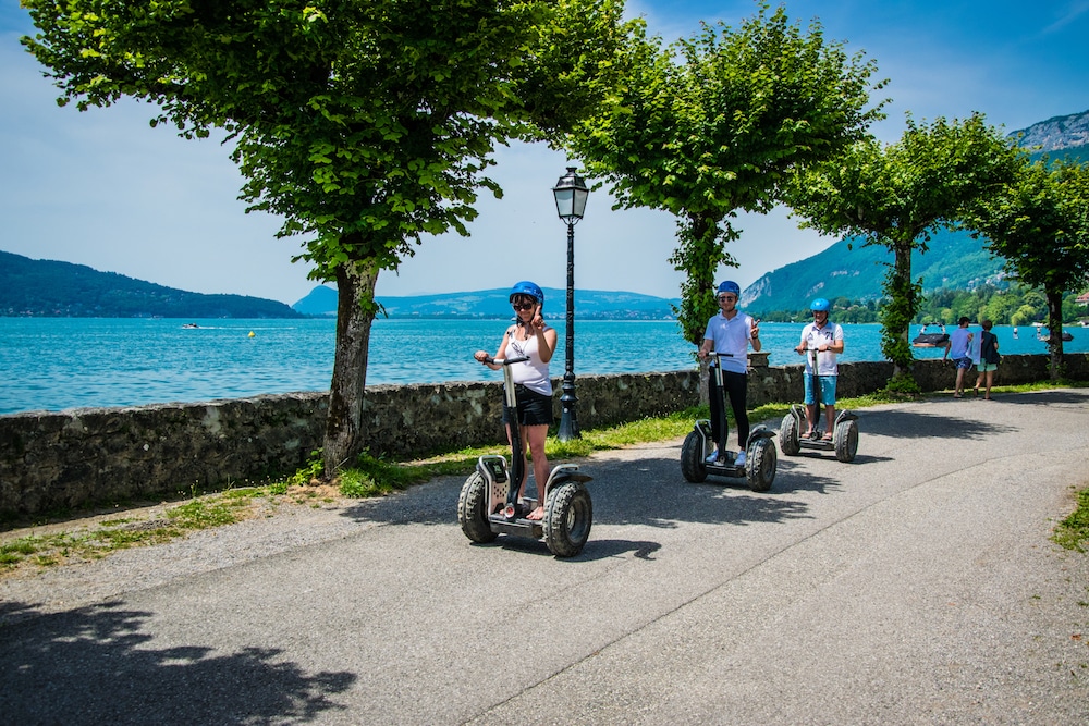 Segway sur les bords du lac avec Mobilboard
