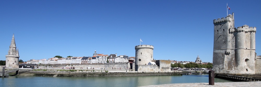 La Rochelle dans le TOP 20 des Destinations « Émergentes » 2021 selon Tripadvisor entrée du port de La Rochelle