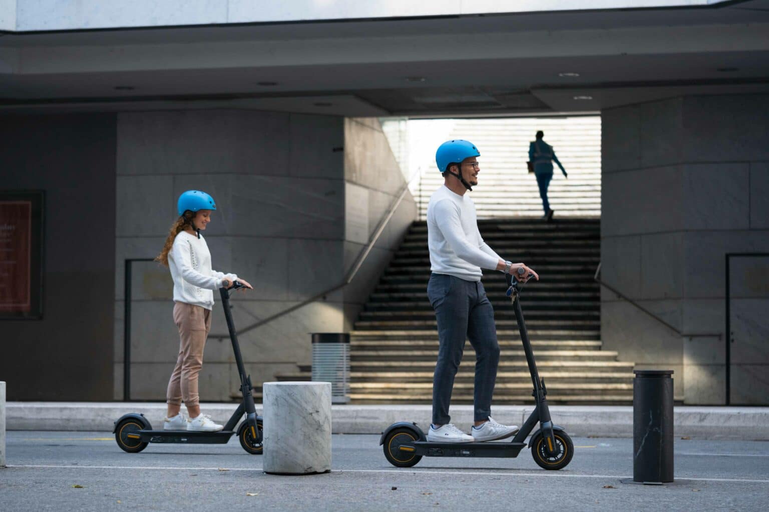Quel moyen de transport électrique choisir en centre ville ? Réglementation trottinettes électriques