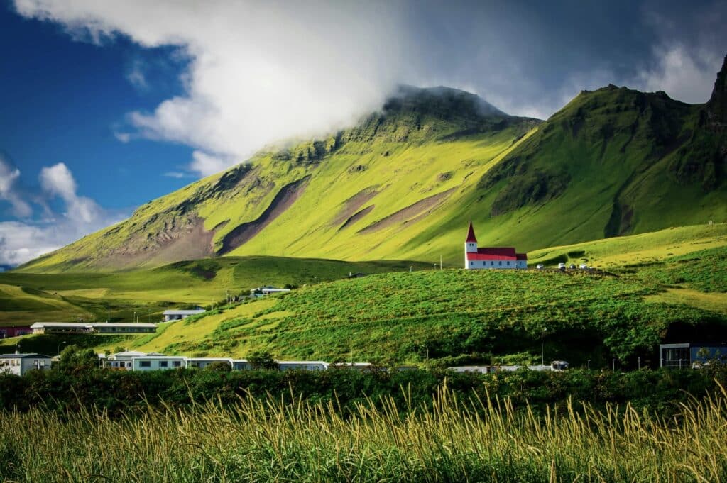 Voyage en Islande : Un itinéraire pour découvrir les merveilles de la terre de feu et de glace voyage en Islande